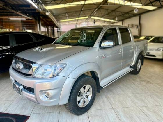 TOYOTA HILUX 3.0 SRV 4X4 CD 16V TURBO INTERCOOLER DIESEL 4P AUTOMÁTICO TOYOTA HILUX 3.0 SRV 4X4 CD 16V TURBO INTERCOOLER DIESEL 4P AUTOMÁTICO